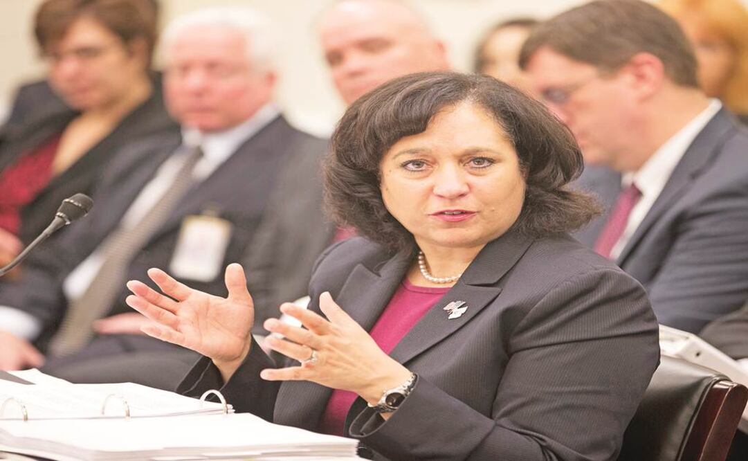  La directora de la agencia antidrogas de Estados Unidos (DEA, por sus siglas en inglés), Michele Leonhart, al testificar en el capitolio de Washington, el 12 de abril de 2013