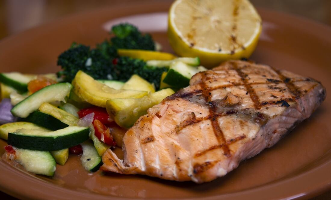 Si quieres perder peso, el salmón es uno de los alimentos más recomendados / Foto: Pixabay