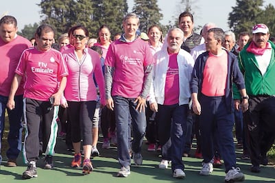 Honran a mujeres en lucha contra el cáncer