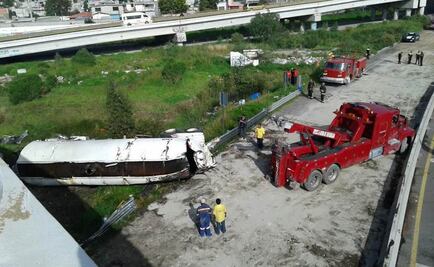 Cae pipa de puente en la Texcoco-Lechería