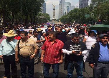 Teachers march from the Angel of Independence to the Ministry of Interior