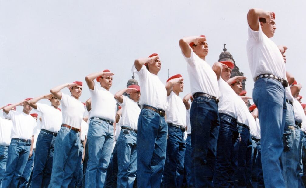 “México se alinea resuelto a defender los supremos valores del derecho y la libertad internacionales. Esta ley [del Servicio Militar Obligatorio] quiere decir que no es México el país que se conforma con la esperanza de que otros pueblos defiendan causas que son suyas. Quien espera que su libertad se la defiendan los demás, es un esclavo sin redención”, se leyó en EL UNIVERSAL en 1940. Foto: Vicente Arteaga/EL UNIVERSAL