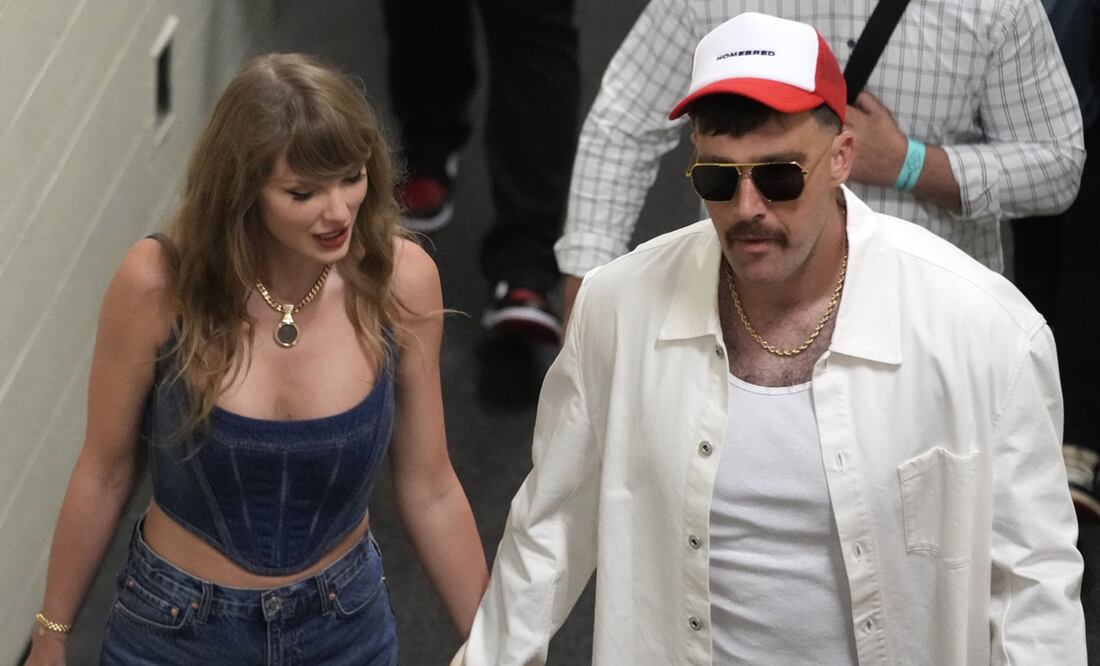 Taylor Swift y Travis Kelce, tras el juego inaugural de la NFL - Foto: AP