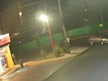 Sujeto asalta tienda de conveniencia en Monterrey; mata a cliente cuando intentaba huir