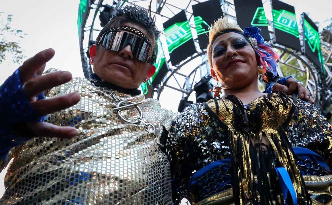 Más de 3 mil personas se encuentran en Paseo de la Reforma para el concierto de Polymarchs (31/12/2024). Foto: Luis Camach / El Universal