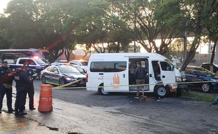 Combi choca contra árbol en Tlalnepanta; hay un muerto y 11 lesionados