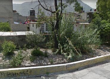 Hombre cae a canal de aguas negras en la GAM