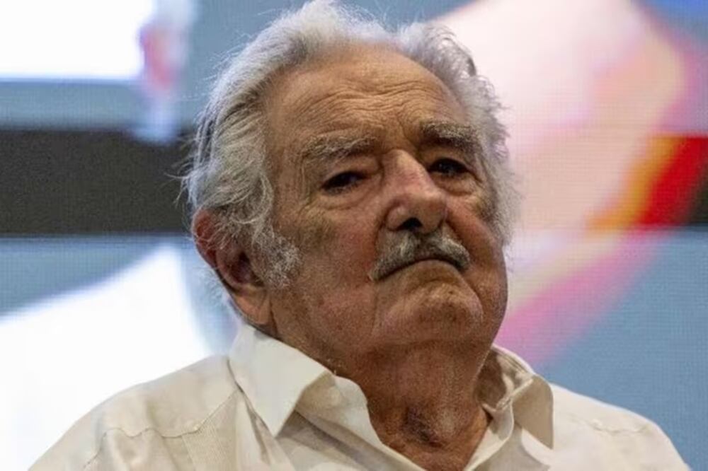 Según informes, desde el pasado sábado Mujica se encontraba recibiendo suero en algunas horas del día para facilitar la hidratación y este lunes fue derivado al sanatorio Casmu, donde se le hicieron estudios. Foto: BBC Mundo