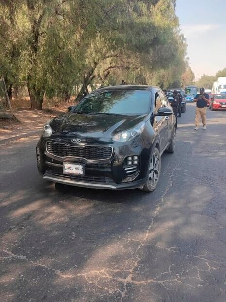 Ladrón de auto intenta escapar en Cuautitlán Izcalli: “¡No lo suba, es ratero!” VIDEO