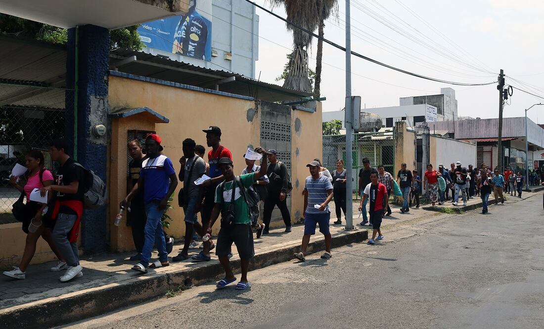 Cientos de migrantes en la frontera sur de México acudieron a la Comisión Nacional de los Derechos Humanos (CNDH). Foto: EFE