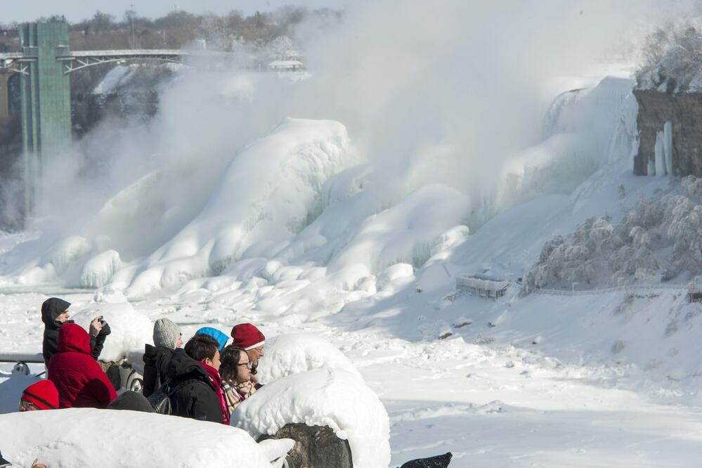 Las Cataratas del Niágara congeladas. (Foto: EFE)