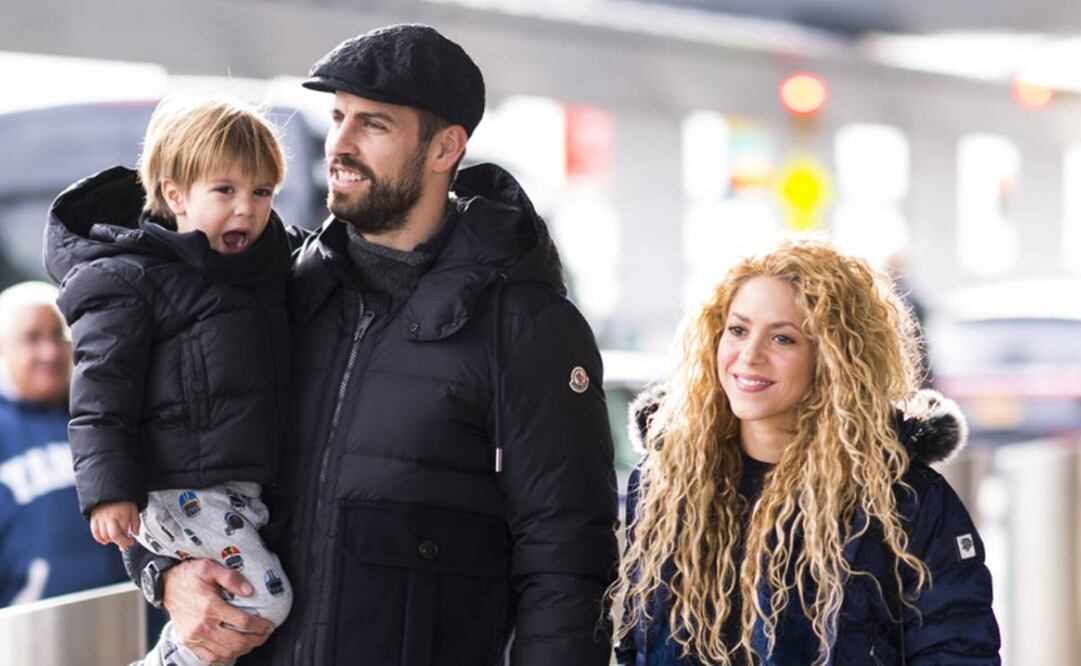 Tiempos felices: Piqué y Shakira en el aeropuerto con sus hijos, diciembre 2017. Archivo Clasos.