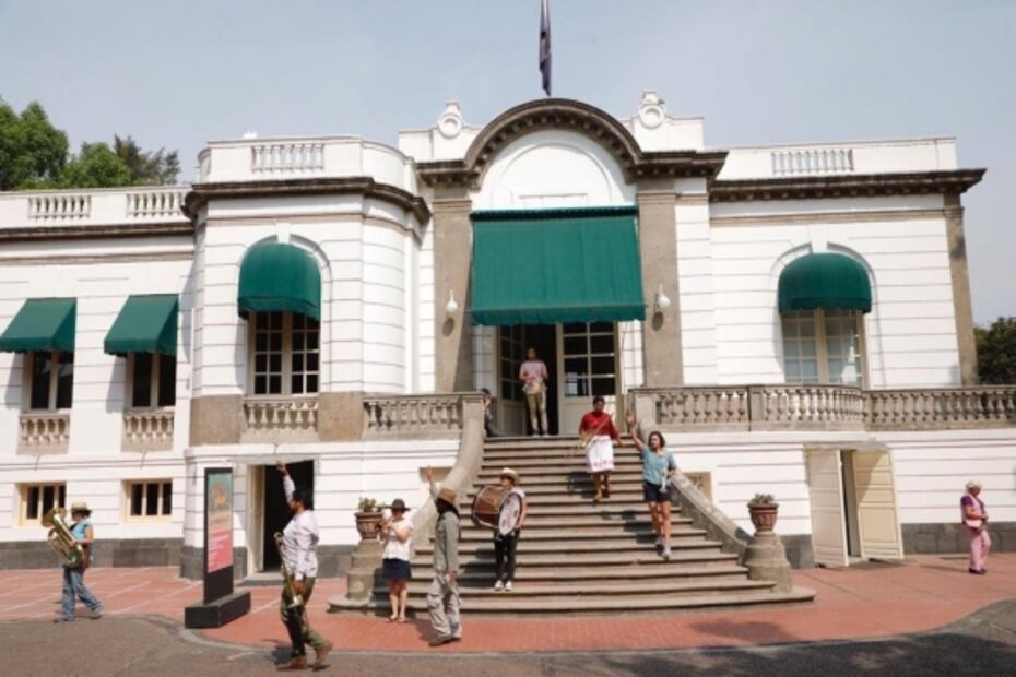 Carmina Burana y películas desde tu ventana: qué hacer en cuarentena