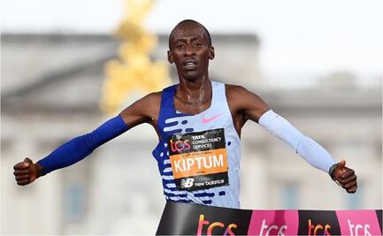 Kelvin Kiptum, atleta keniano poseedor del récord mundial en maratón muere en un accidente de tráfico