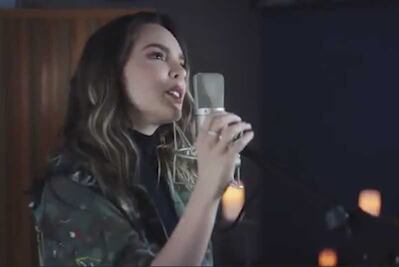Belinda publica video en apoyo a AMLO