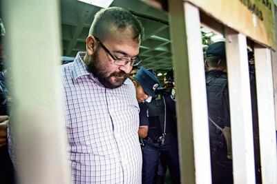 Ex gobernador tiene 145 denuncias