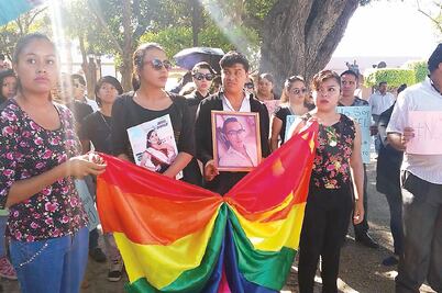 Piden justicia para transexuales