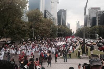 Arriba marcha por los 43 a Bellas Artes