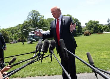 Donald Trump lamenta renuncia de Theresa May; "me siento mal por ella", expresa