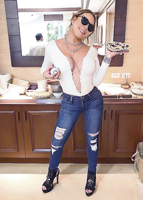 La cantante deformó su hombro y el muslo de una de sus piernas (INSTAGRAM)