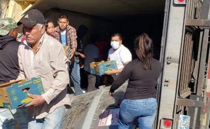 Vuelca tráiler con tomates en Tamaulipas y pobladores roban la mercancía