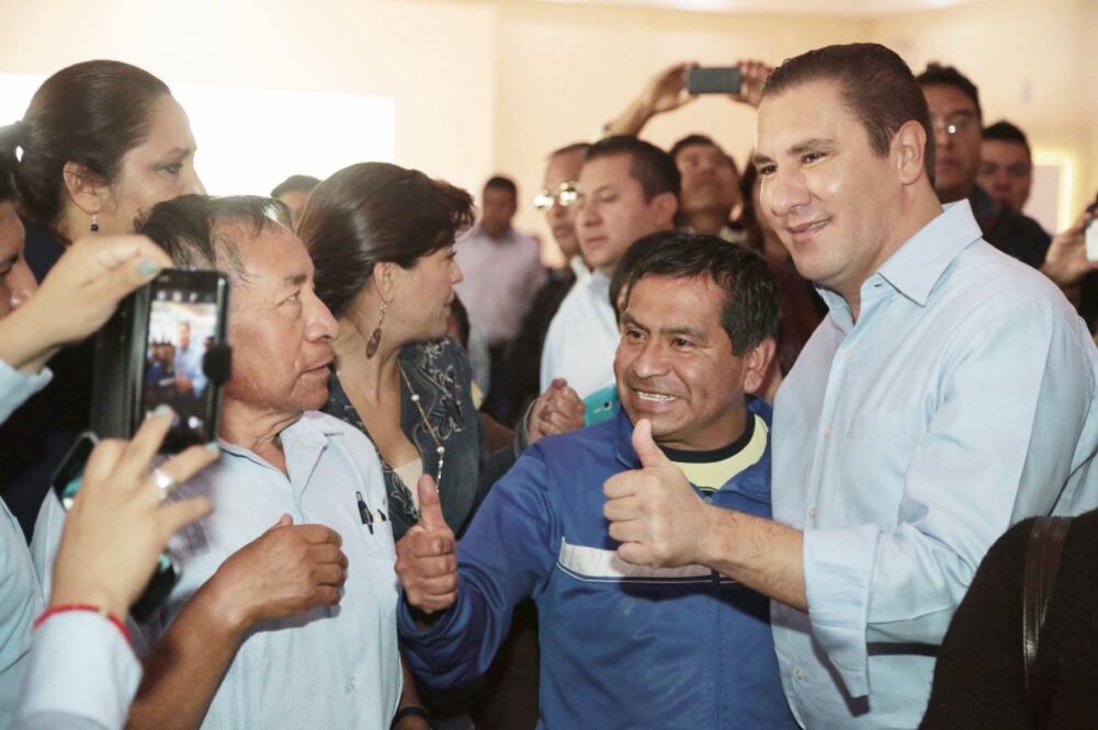 En Tlaxcala el gobernador Rafael Moreno Valle invitó a la militancia panista a aportar ideas para crear un programa de gobierno en favor de los ciudadanos