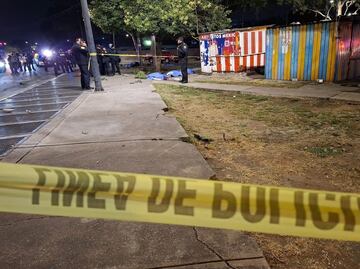 Automovilista que conducía a exceso de velocidad atropella a varias personas en Río Churubusco; deja 4 muertos y 5 heridos