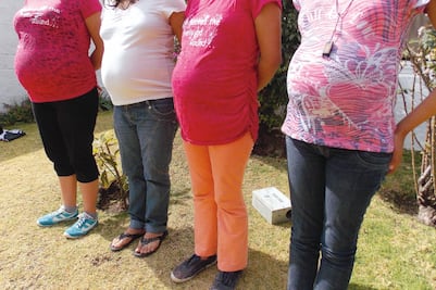 Suspenden adopciones por tráfico de bebés