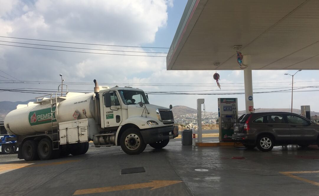 La liberación del precio del combustible pone en riesgo la sobrevivencia de los pequeños gasolineros según la Unión de Empresarios Gasolineros de Hidalgo. (FOTO: Dinorath Mota. EL UNIVERSAL)
