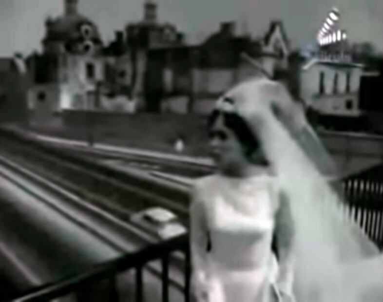 Los puentes peatonales expresaban “modernidad” en los 50 y 60