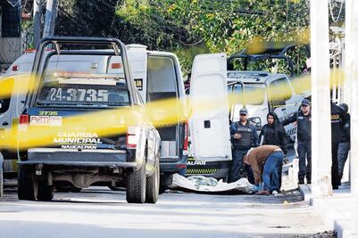 Encuentran un cadáver maniatado en Naucalpan