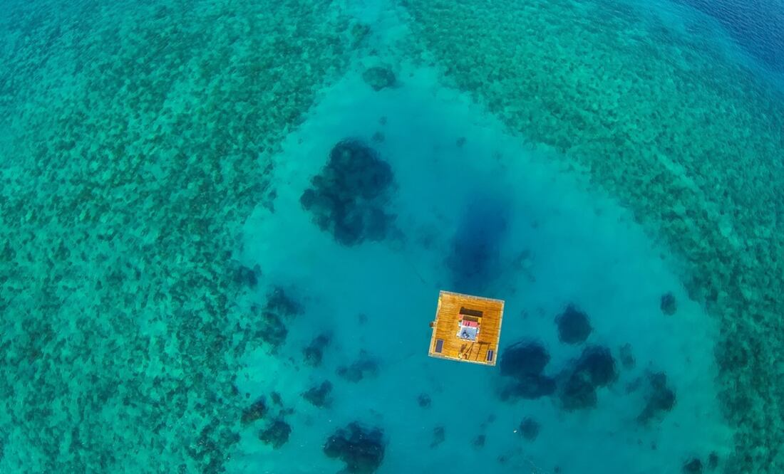 La habitación submarina se encuentra en medio de un lugar llamado “Agujero Azul” por su abundancia de corales. (Foto: Cortesía The Manta Resort)