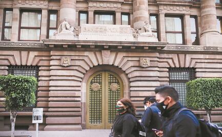 En riesgo, línea de apoyo de la Fed con ley a Banxico, advierte Díaz de León