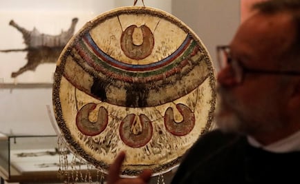 Más de 26 mil plumas para hacer un Chimalli