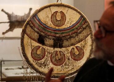 Más de 26 mil plumas para hacer un Chimalli