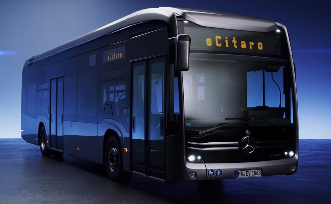 The buses will have an average of 150 kilometers autonomy and they may be recharged during the night - Photo: Taken from Mercedes Benz's official website