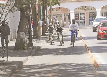 Instalan ciclovía emergente en Toluca, aun con rechazos