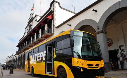 Empresa salda deuda de impuestos con autobús en Tultepec