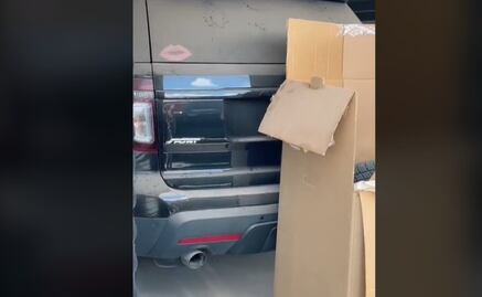 Tiktoker compra una bodega y encuentra una camioneta nueva