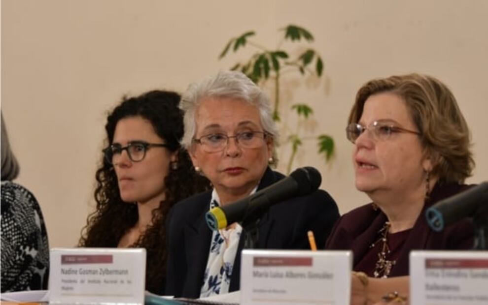 Mujeres del gabinete se reúnen y dan respaldo a AMLO