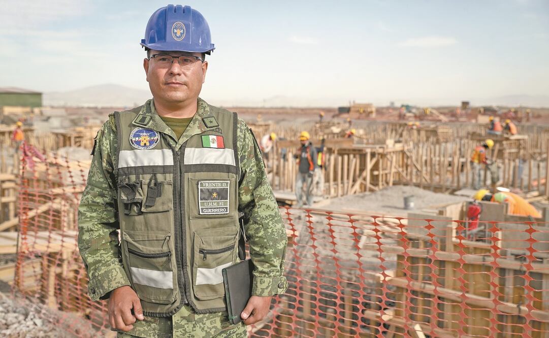 El mayor Miguel Ángel Guerrero Cruz dio a conocer que en este momento los trabajos registran un avance general de 2.29% en la etapa de cimentación y terracerías. Foto: DIEGO SIMÓN. EL UNIVERSAL