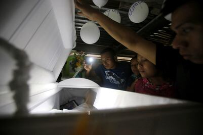 En víspera de Navidad dan último adiós a Jakelin, niña que murió bajo custodia de EU