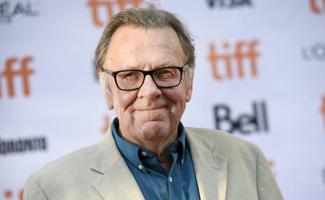 Despiden al actor Tom Wilkinson.