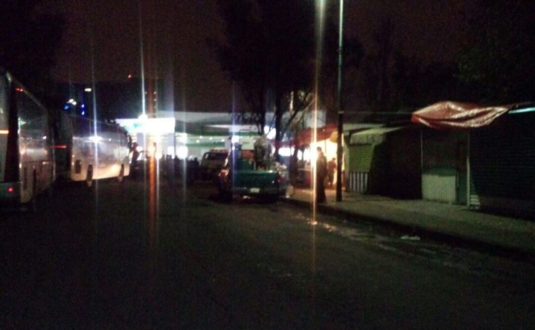 Retiran puestos de paradero de Cuatro Caminos