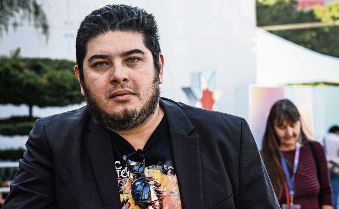 El periodista cultural Ricardo E. Tatto escribió Bestiario del bibliófilo (y otras fieras literarias) en la pandemia. Foto: Gabriel Pano / EL UNIVERSAL