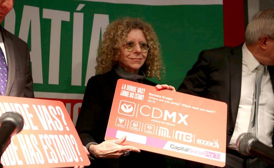 La intervención artística "Empatía", de la artista conceptual Barbara Kruger, fue inaugurada el martes por la tarde.