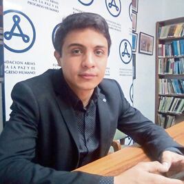 Negociación con Maduro es sobre su salida: activista venezolano