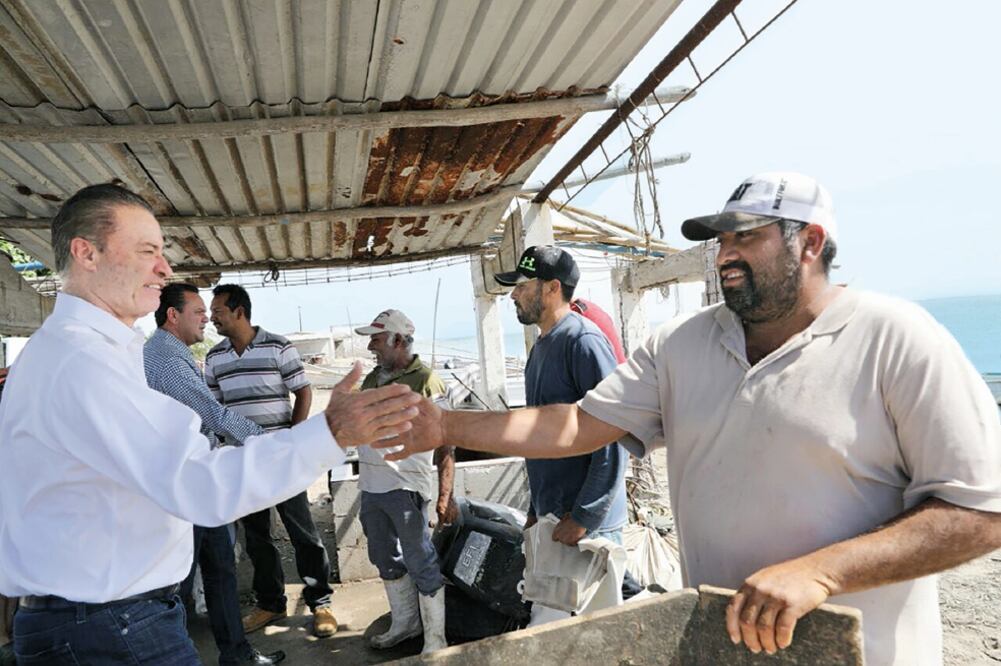 El gobernador de Sinaloa, Quirino Ordaz Coppel anunció que el apoyo se aplicará con reglas claras para beneficiar a pescadores y personal de limpieza. 