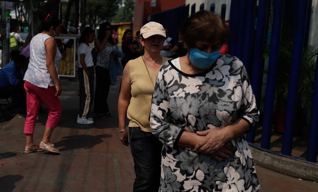 Capitalinos utilizan cubrebocas luego de decretarse contingencia ambiental (IVAN STEPHENS. EL UNIVERSAL)