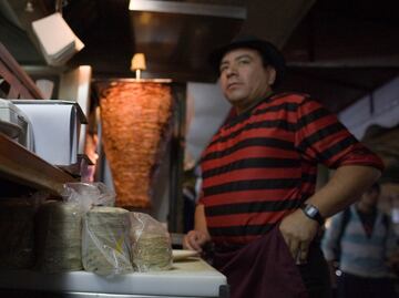 Los tacos de pastor, ¿en realidad son mexicanos?